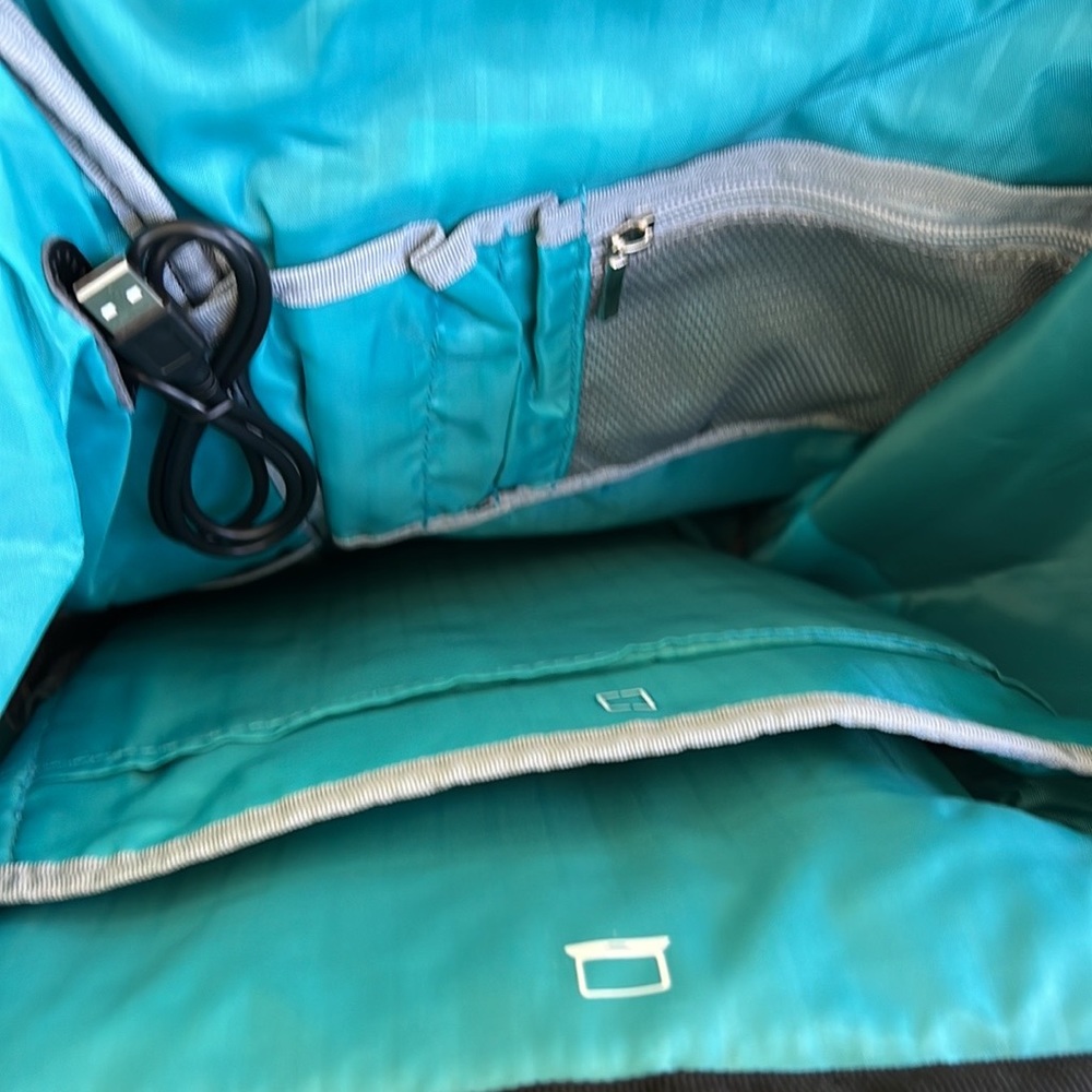 Laptop backpack - Picture 3 of 3